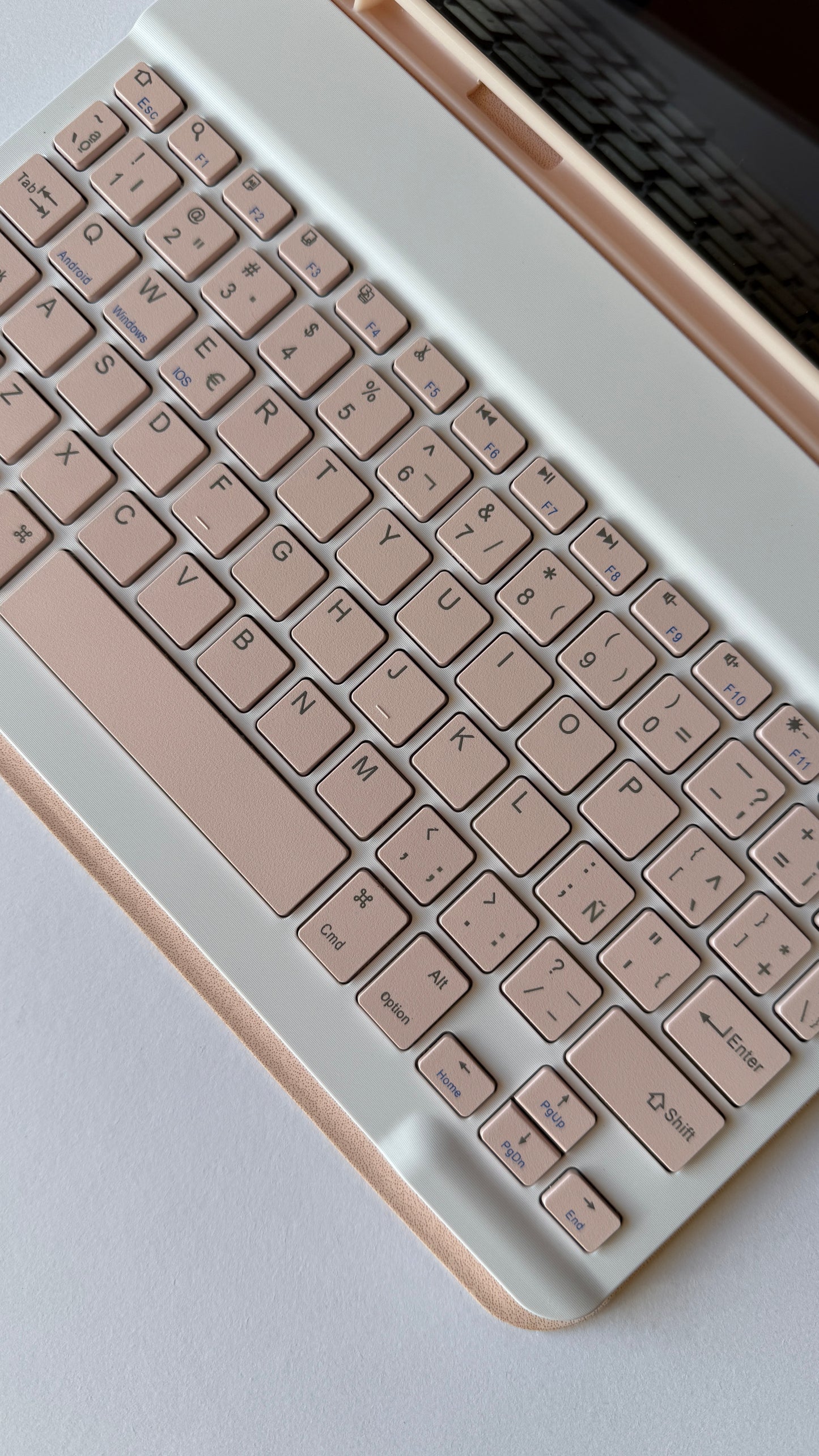 Carcasa con teclado para iPad 10 y A16