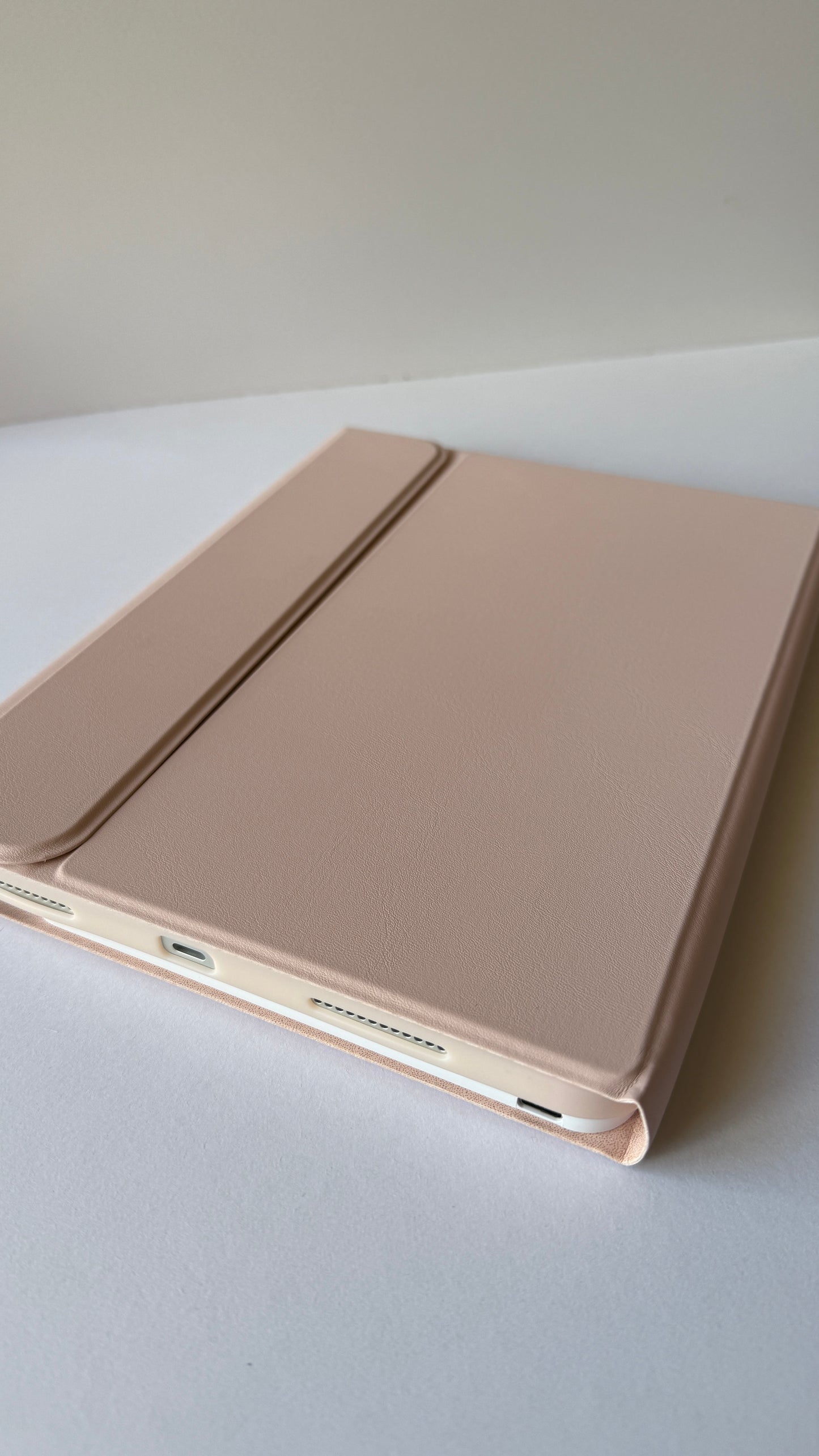 Carcasa con teclado para iPad 10 y A16