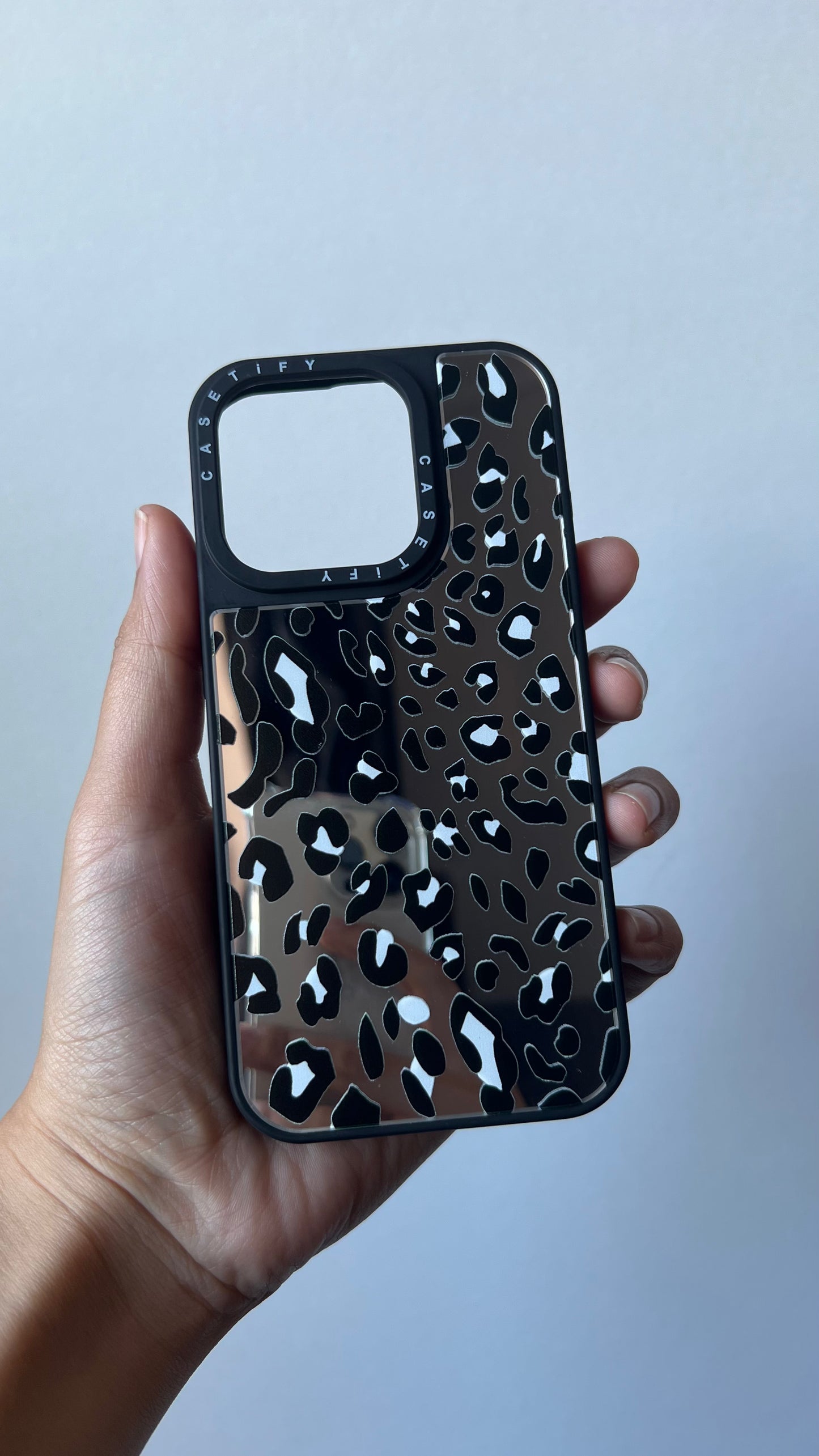Carcasa iPhone 16 Pro - Print Espejo