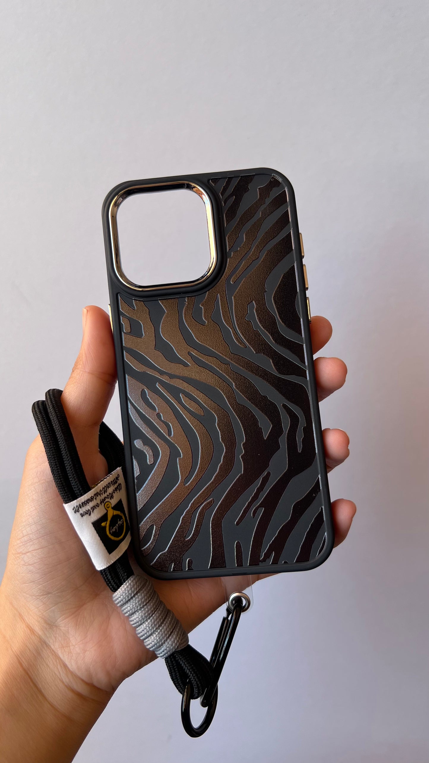 Carcasa iPhone 15 Pro Max - Cebra con Correa